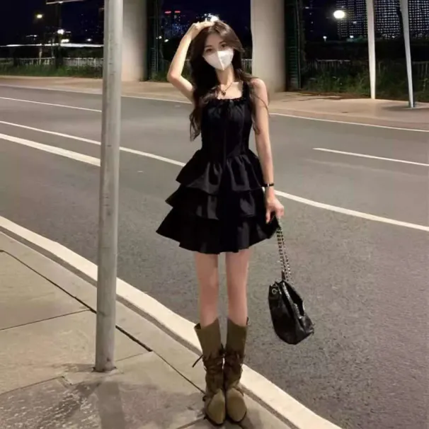 French Hepburn Style Black Off-Shoulder Strap For Women Summer High-End Niche Design Petite Dress_desvips.com