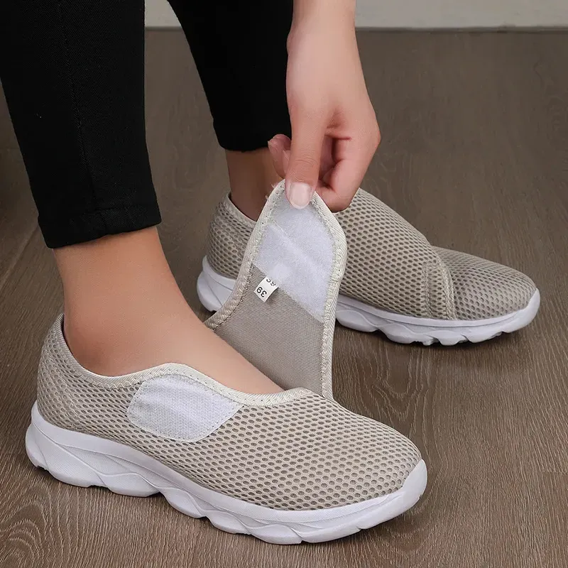 Unisex Wide Footed Women Casual Fashion Breathable Walking Mesh Flat Shoes For Men Sneakers Black Female Footwear 250908_desvips.com