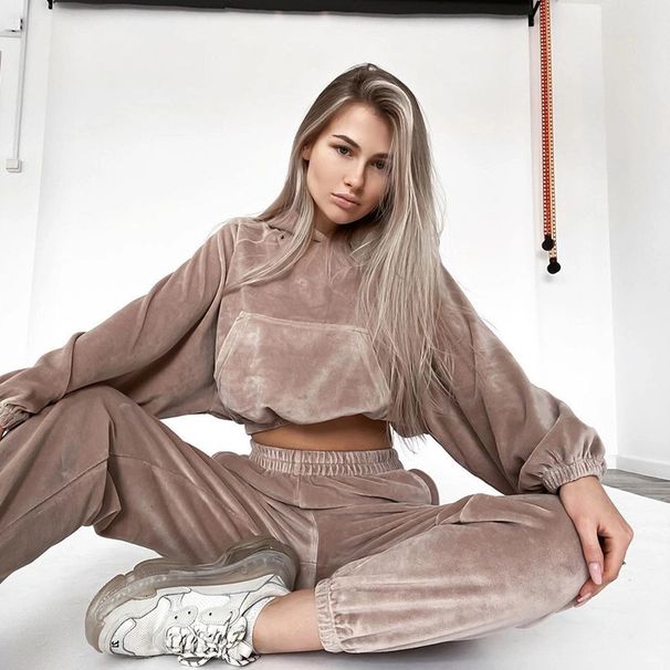 Women's Clothing fashion sports suit long sleeved hooded sweatshirt trousers two piece suit_desvips.com