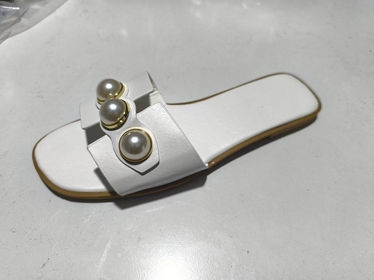 2025 summer new diamond flat sandals fashionable outdoor wear popular beach sandals for women_desvips.com