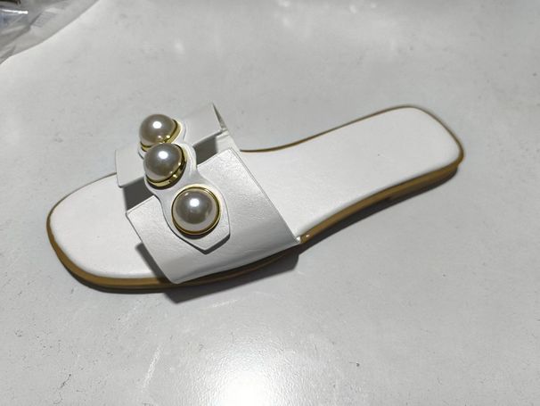 2025 summer new diamond flat sandals fashionable outdoor wear popular beach sandals for women_desvips.com