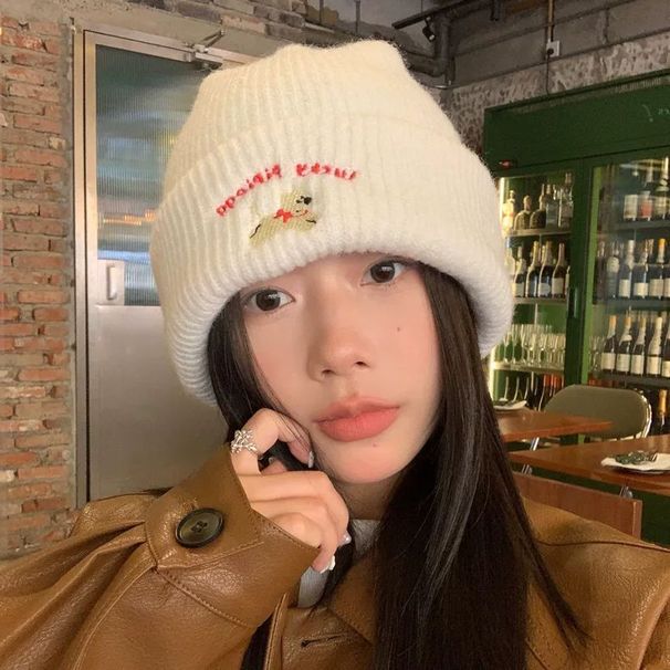 Cute Puppy Embroidered Knitted Warm Face-Slimming New Autumn Winter Ear Protection Yarn Versatile Cold Hat_desvips.com