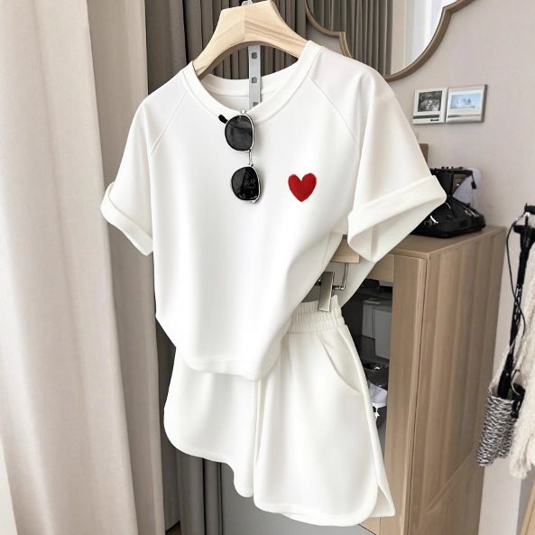 2025 Summer Loose Casual Sports For Women, Embroidered Heart Design, Youthful Gray Short-Sleeve T-Shirt And Shorts_desvips.com
