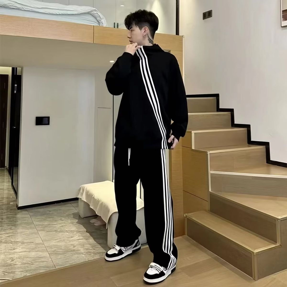 001 2023 New Early Autumn Cool Couple Jacket Men's Set Sports Striped Casual Loose Trendy Sweatshirt_desvips.com