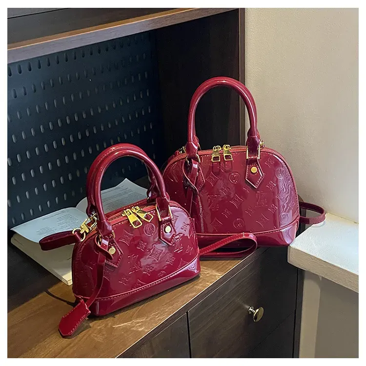 2025 Designer Hottest Shell Fashion Versatile Glossy Free Shipping High Quality Women Shoulder Crossbody Bag Available_desvips.com