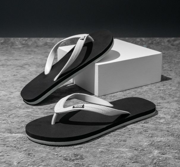 Hot Slippers For Men 2025 New Style For Men's Outerwear Summer Men's Non-slip Wear-resistant Sports Slippers Beach Flip Flops_desvips.com