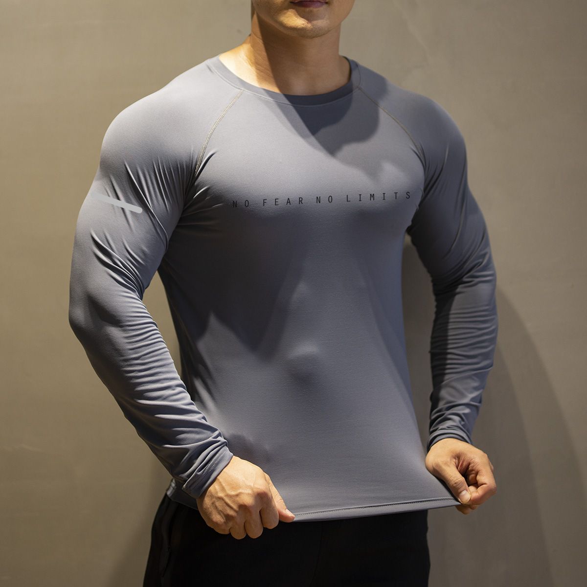 Men's Clothing round neck long sleeve quick drying tights high elastic quick drying sports tops breathable T shirt bottoming_desvips.com