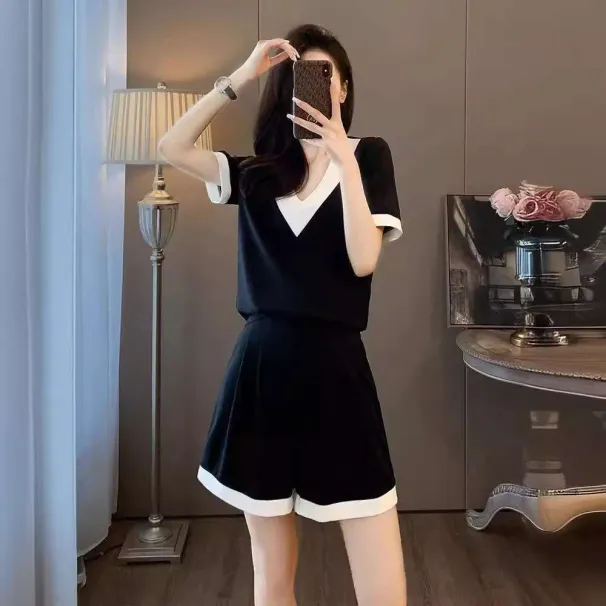 European High-End Casual Sports Suit For Women Summer Stylish Slimming Color-Block V-Neck High-Waist Wide-Leg Shorts_desvips.com