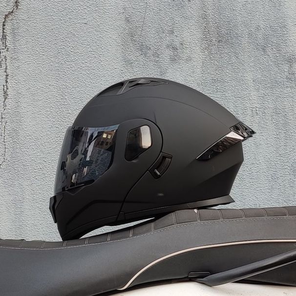 Dual Visor Men And Women, All-Season Motorcycle With Spoiler, Bluetooth Helmet For Riding Electric Bikes_desvips.com