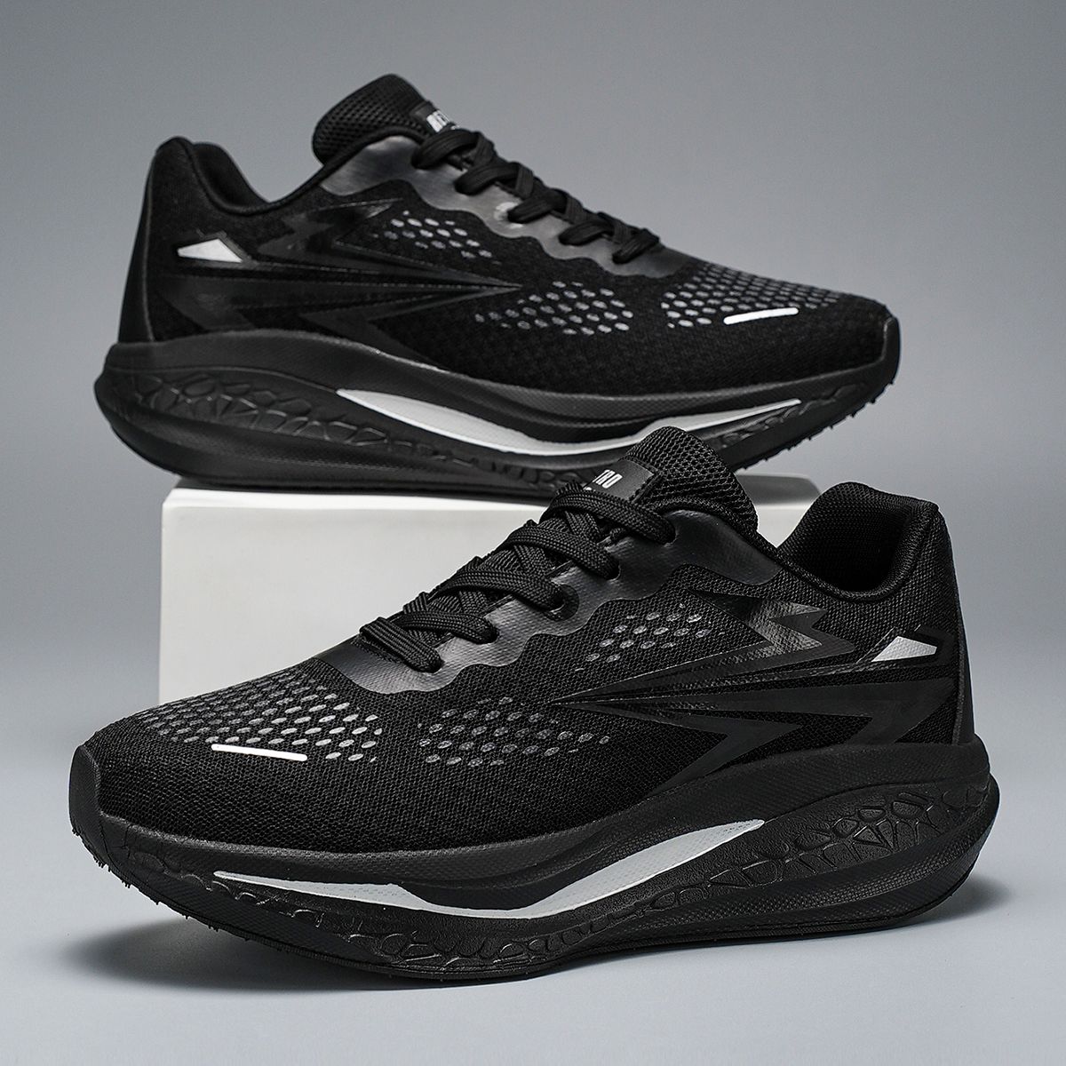 Men's Large Size Outdoor Hiking And Running Comfortable Casual Versatile Fashionable Sports Shoes For Couples Training_desvips.com