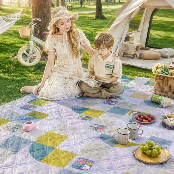 New Moisture-Proof Thickened Waterproof Portable Outdoor Camping Beach Grass Picnic Spring Outing Mat_desvips.com
