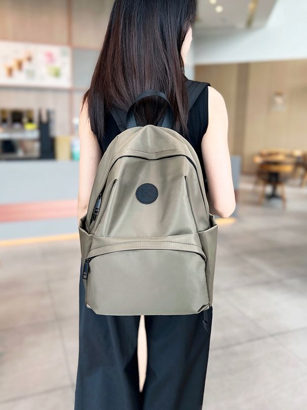Outdoor Casual Large Capacity Travel Female 2024 New Arrival Waterproof Portable All-Match Work Clothing Backpack_desvips.com
