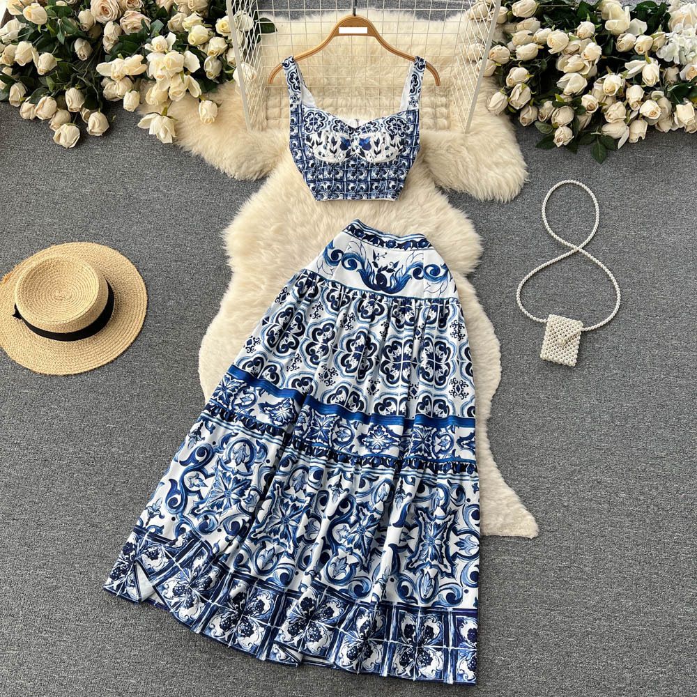 Women Two piece set of short strapless suspender with three-dimensional chest pad and pleated skirt_desvips.com