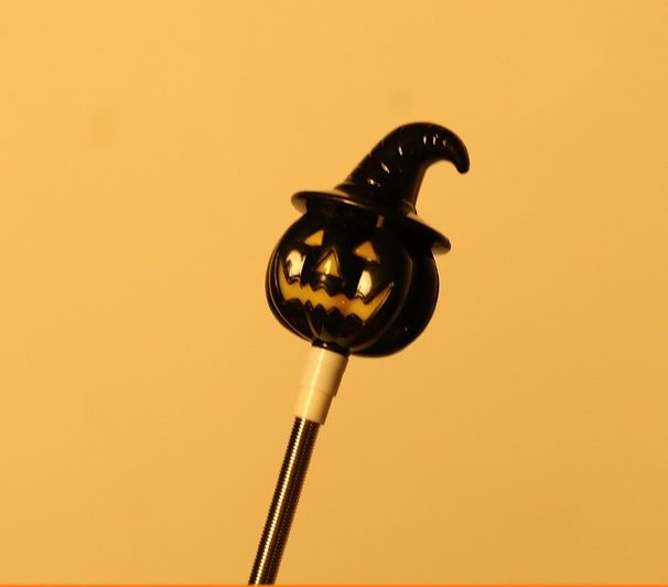 Halloween Decoration Pumpkin Lantern Glowing Hand-cranking Stick Night Light Toy_desvips.com