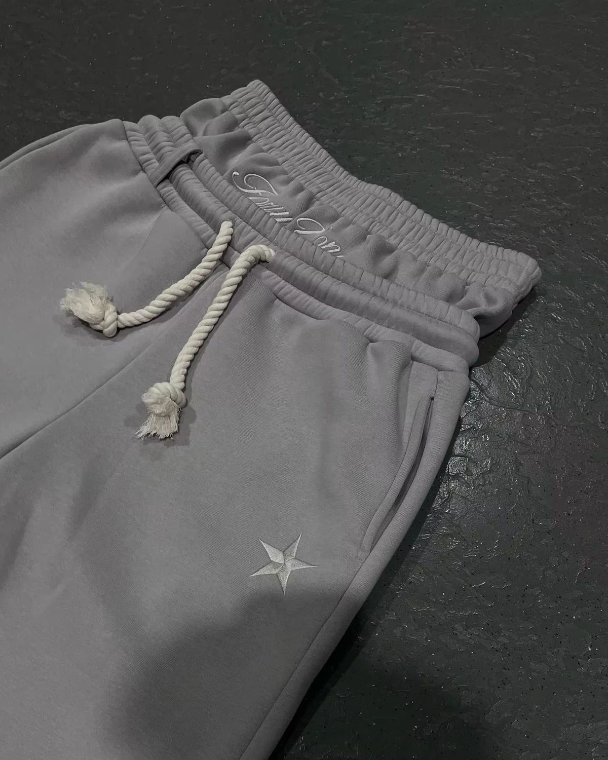 2025 New Trendy Five-Pointed Star Print Series Youth Couple Casual Fa Ke Two-Piece Wide-Leg Pants_desvips.com
