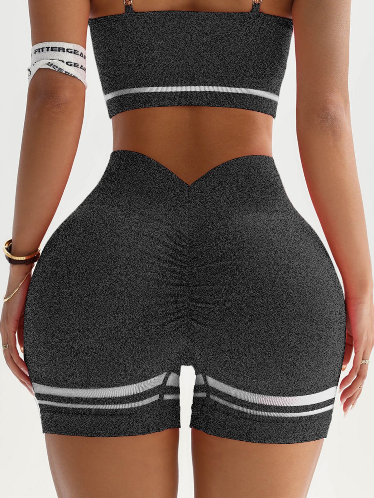 Women's Slim Fit V Waist Hip Lifting Seamless Color Block Yoga Shorts Spring Summer Running Sports Fitness Three Point Pants_desvips.com