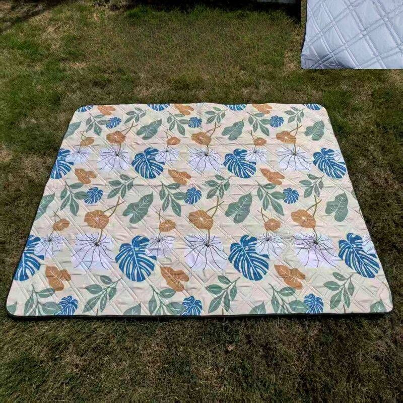 Outdoor Picnic Mat Waterproof, Moisture-proof, Non-stick Flowers Grass, Easy To Store, Has Exquisite Patterns, And Is_desvips.com