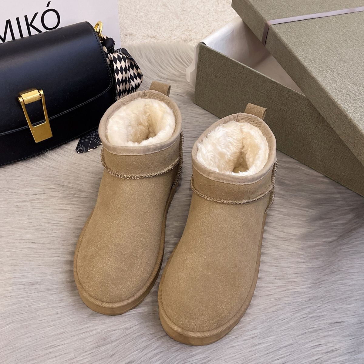Fashion Casual Thick Soles With Veet Warm Slip-on Students Cotton Shoes Woman_desvips.com