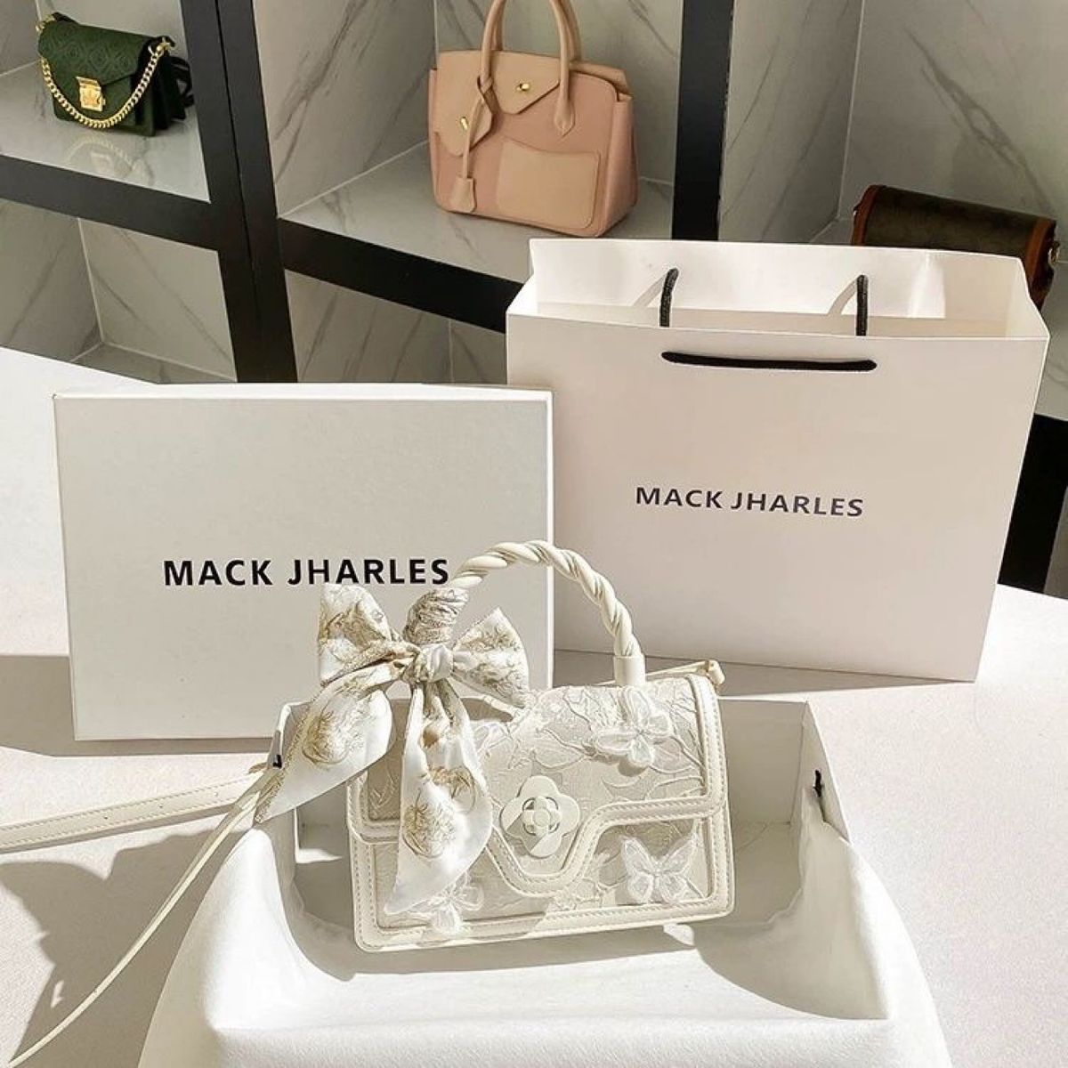 French Niche Design Fairy Bow Handbag Women's 2025 New Braided Small Square Bag_desvips.com