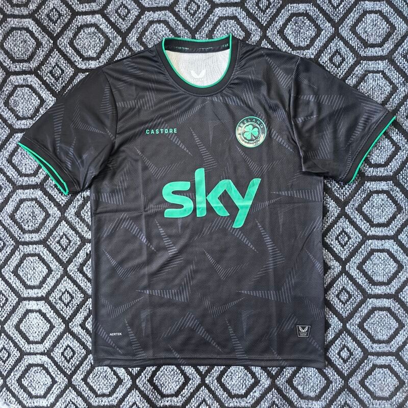 26 Ireland Erke Adult Sportswear Jerseys Sports Short Sleeve Shirt Jerseys Football Uniform Sport Top Football Jerseys_desvips.com