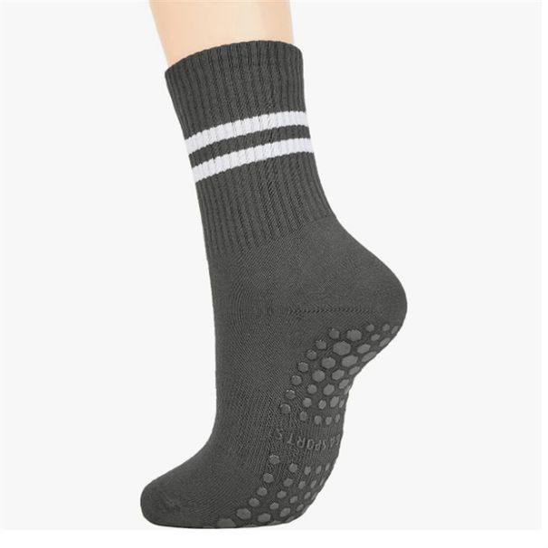 Soccer Socks With Shark Pants Yoga Socks Mid Tube Socks Cotton Non Slip Silicone Indoor Fitness Pilates Women's Sports Socks_desvips.com