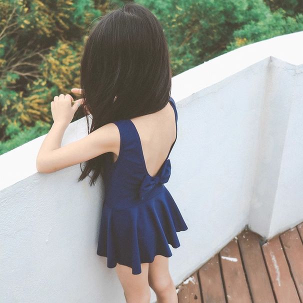 2026 Summer Strawberry Shan Korean Children's Girls' Stylish Bowknot Backless One-Piece Swimsuit Set Wholesale From_desvips.com