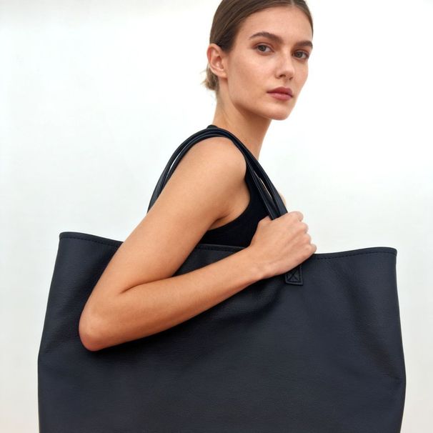 large Capacity Water Bucket Bag For Men And Women, New Single Shoulder, Niche High-end Handheld, Commuting, Grocery Shopping, Sports_desvips.com