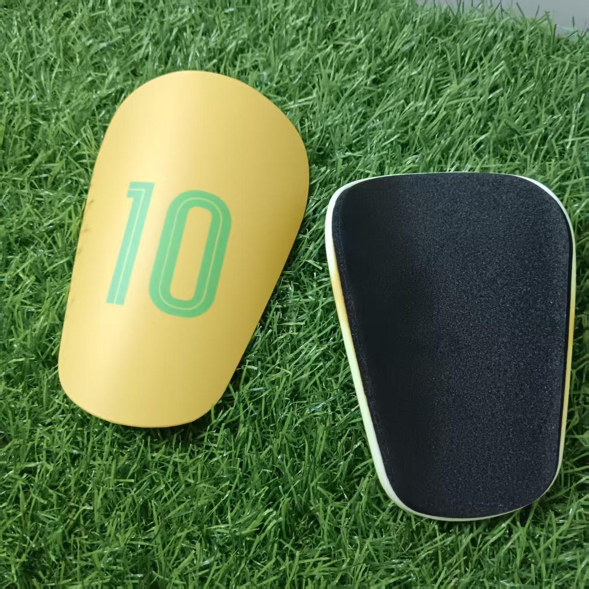 Mini Soccer Shin Guards With Star Player Design - Lightweight & Durable Plastic Shields For Football, Running & Outdoor Sports (3 Sizes: S/M/L)_desvips.com