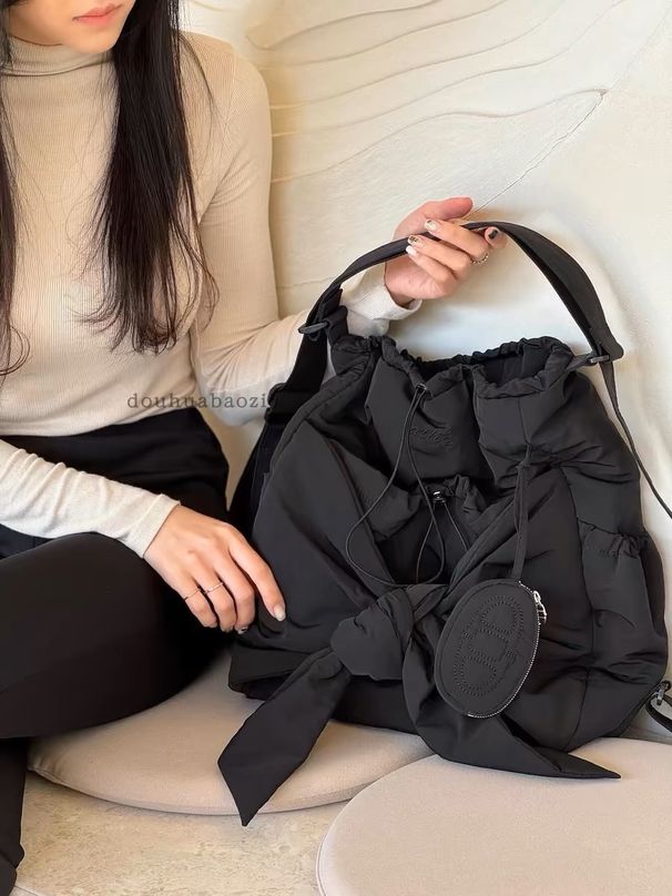 2024 New Arrival Shoelace Lightweight Outdoor Shoulder Bag Dual-Use Large Capacity Casual All-Matching Backpack_desvips.com