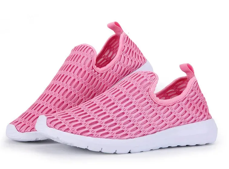 BEANNHUA Hollow Fabric Female Fly Net Air Sports And Leisure Increased Thick Soled Running Shoes 240708_desvips.com