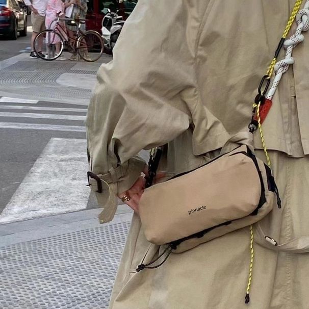 Niche Style 2024 New Arrival Water Bottle Men's Outdoor Hiking Crossbody Trendy Shoulder Men Light And Portable Mountain_desvips.com