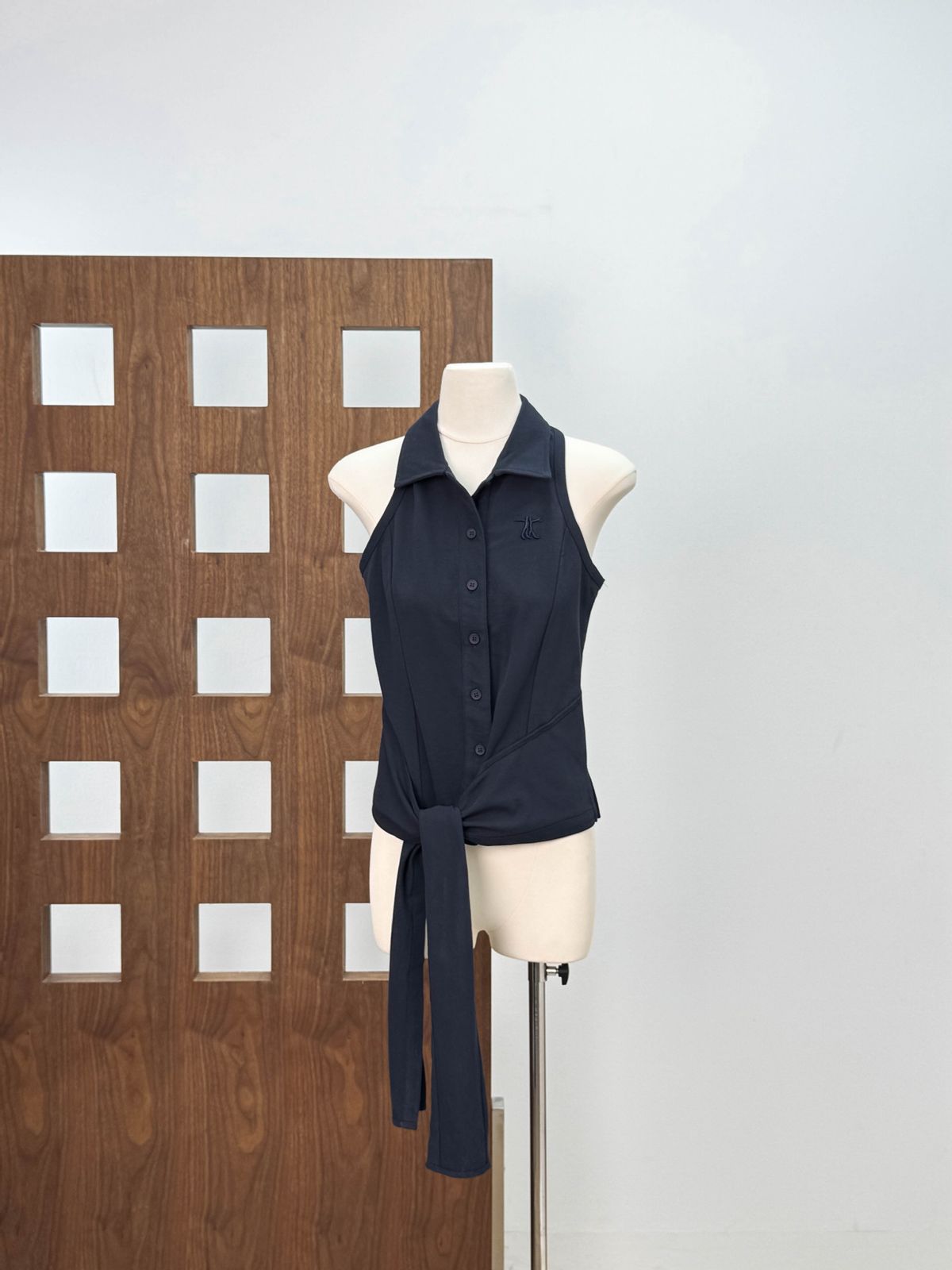 Unique Design: Women's Sleeveless Polo Collar Top With Ribbon Hem + Elastic Sports Quick-dry Long Pants Embroidered Set_desvips.com