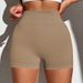 Women's Seamless Peach Smile Solid Color Yoga Shorts Breathable Sports Fitness Running Three Point Pants_desvips.com