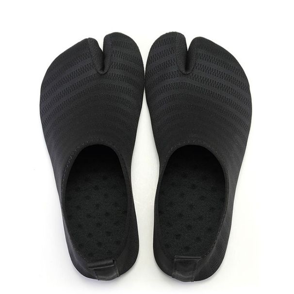 Hot Selling Men Women Surfing Shoes Solid Color Clip On Anti Slip Couple Style Upstream Soft Foldable Breathable Swimming Shoes_desvips.com